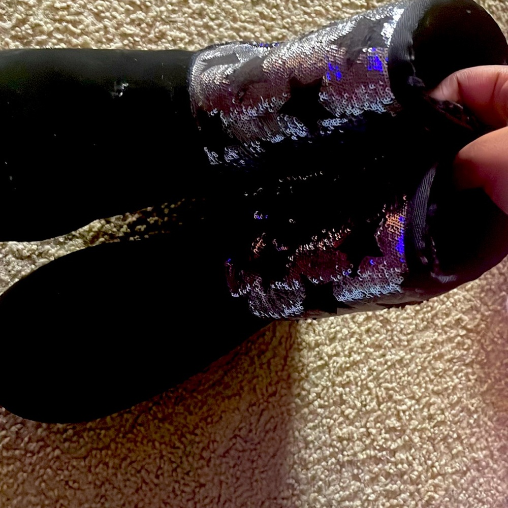 Sequin With Black Stars, Very Comfortable - image 1